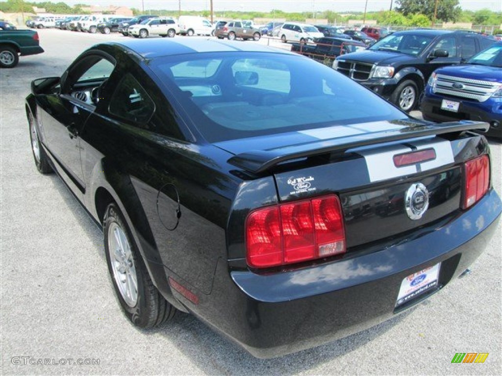 2006 Mustang V6 Premium Coupe - Black / Black photo #6