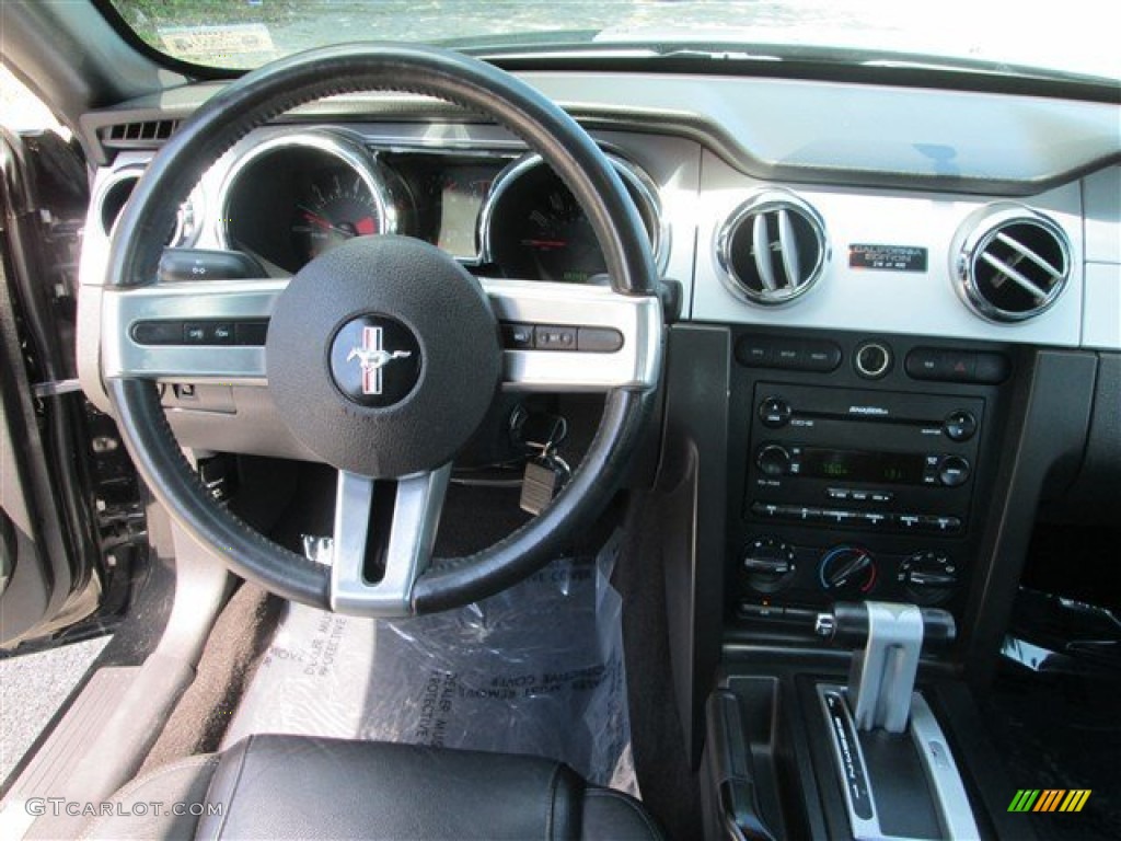 2006 Mustang V6 Premium Coupe - Black / Black photo #10