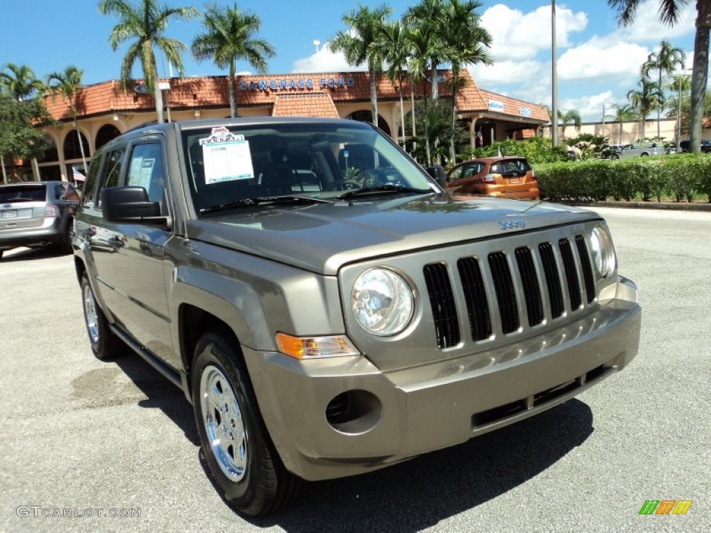 Light Khaki Metallic Jeep Patriot