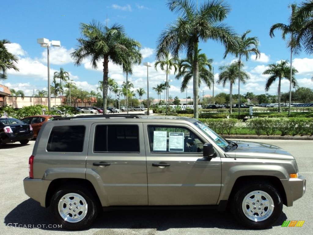 2007 Patriot Sport - Light Khaki Metallic / Pastel Pebble Beige photo #5