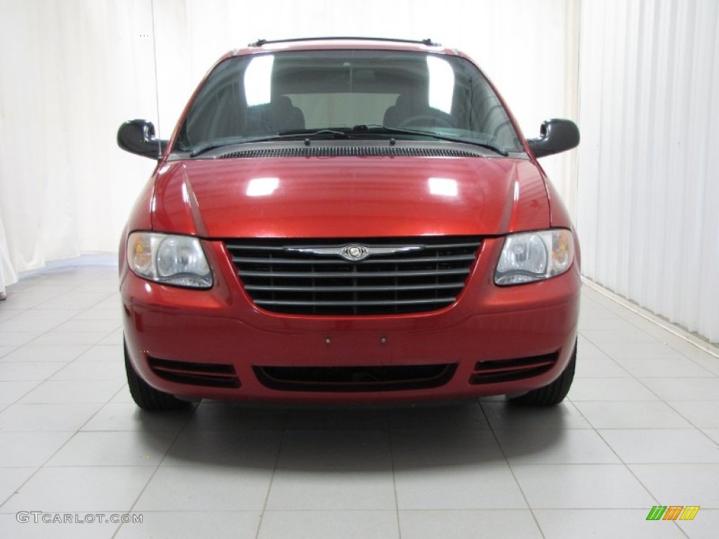 Inferno Red Pearl 2005 Chrysler Town & Country LX Exterior Photo #86268380
