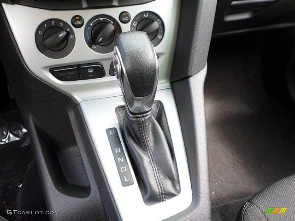 2014 Focus SE Sedan - Sterling Gray / Charcoal Black photo #20