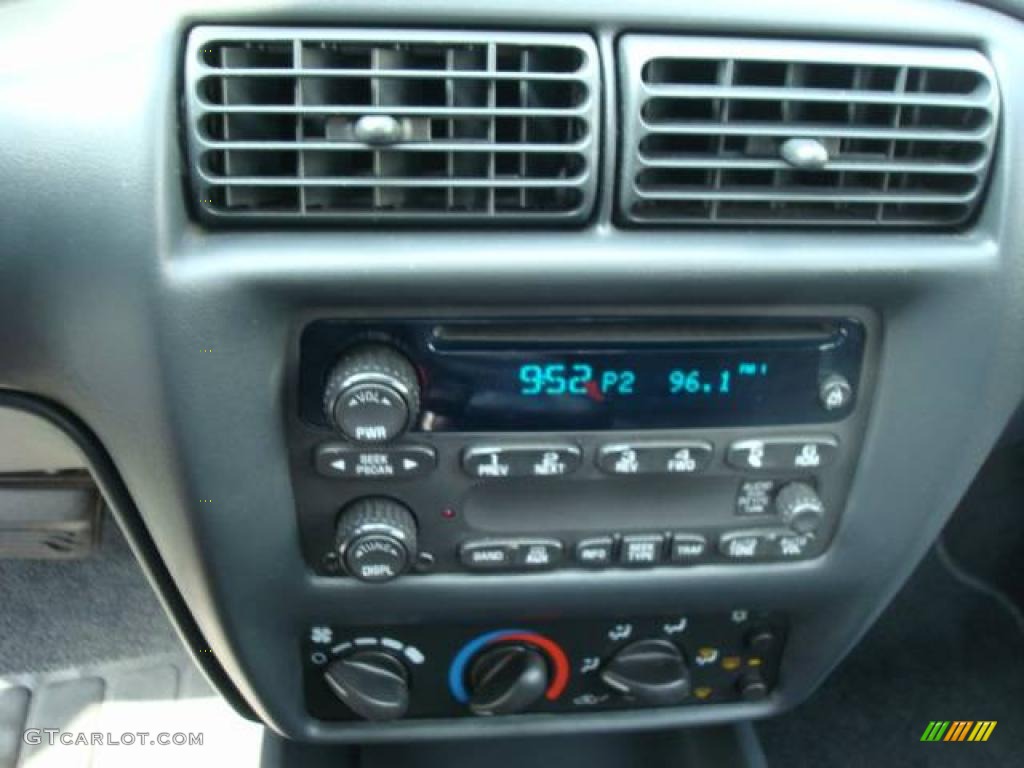 2003 Cavalier LS Sport Coupe - Ultra Silver Metallic / Graphite Gray photo #18