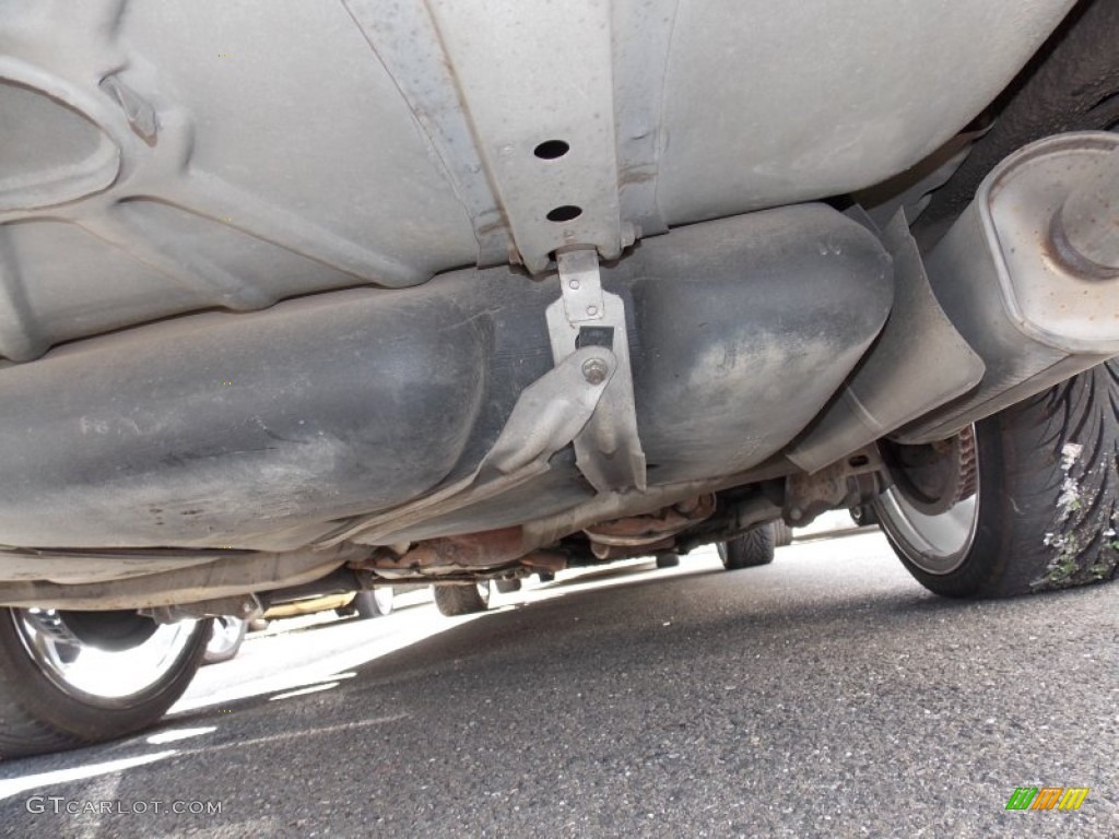 1994 Buick Roadmaster Estate Wagon Undercarriage Photo #86271562