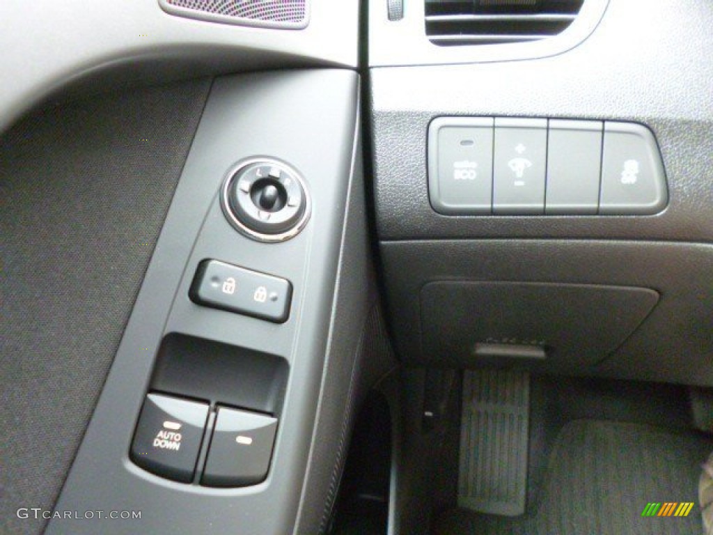 2013 Elantra Coupe GS - Shimmering Air Silver / Blue photo #22