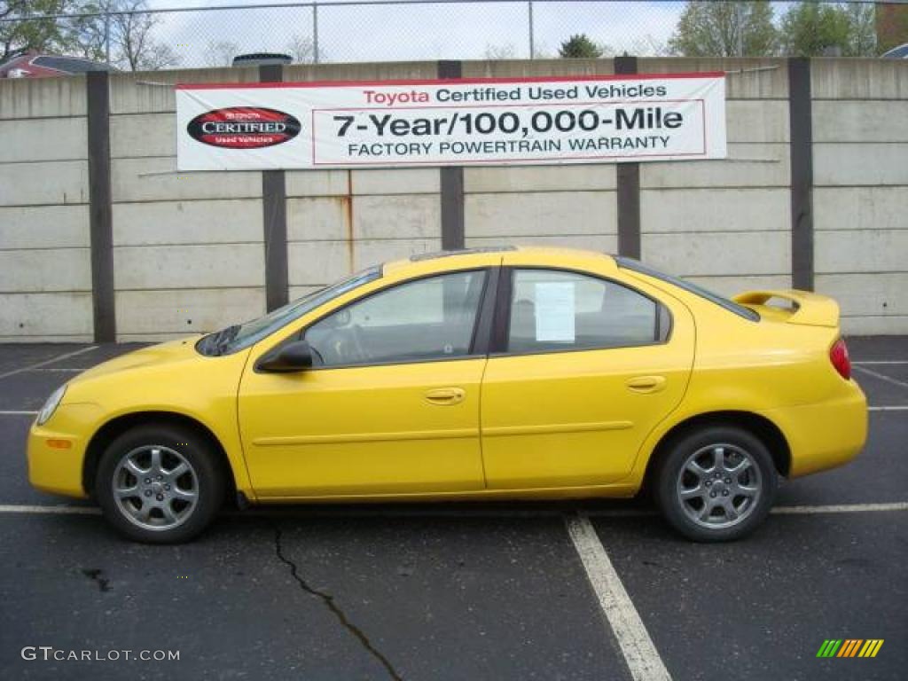 2004 Neon SXT - Solar Yellow / Dark Slate Gray photo #1