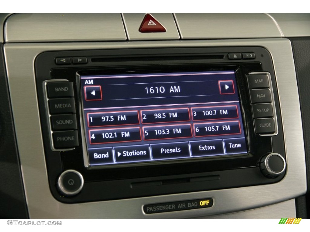 2010 Volkswagen CC Luxury Audio System Photos