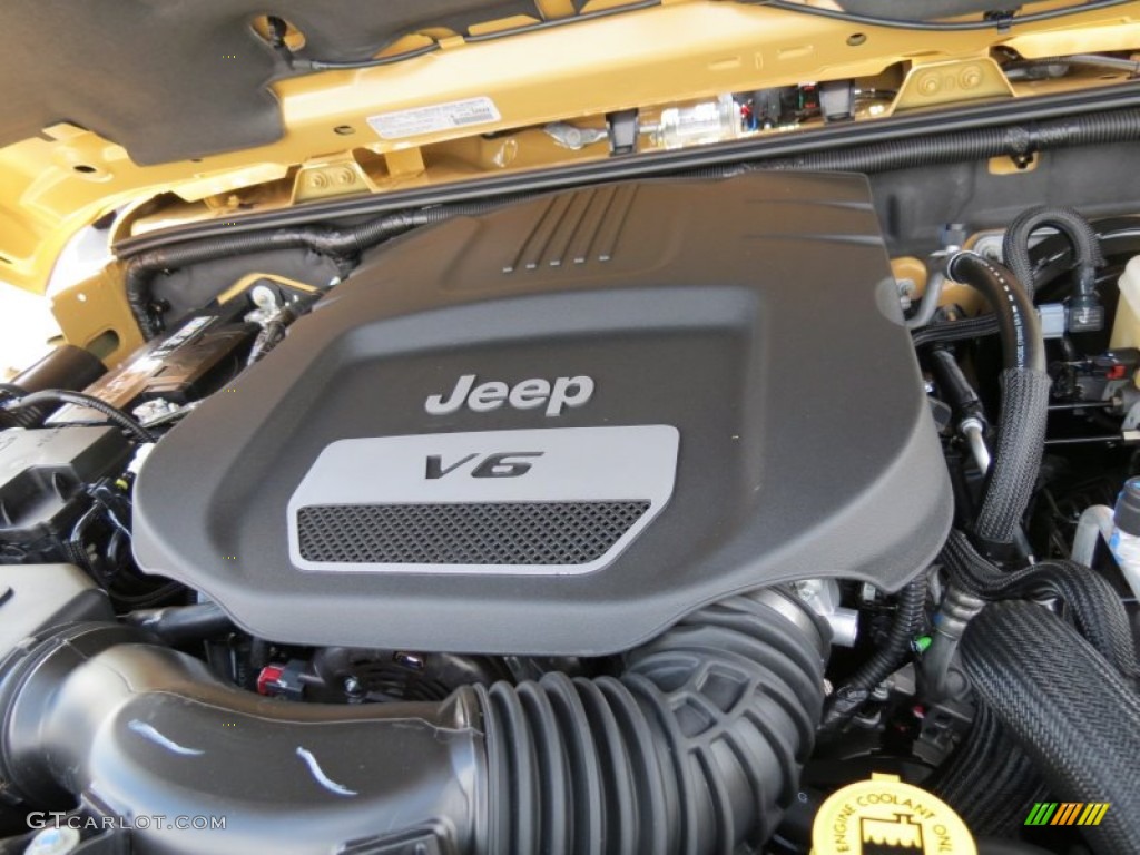 2014 Jeep Wrangler Unlimited Sahara 4x4 3.6 Liter DOHC 24-Valve VVT V6 Engine Photo #86291507