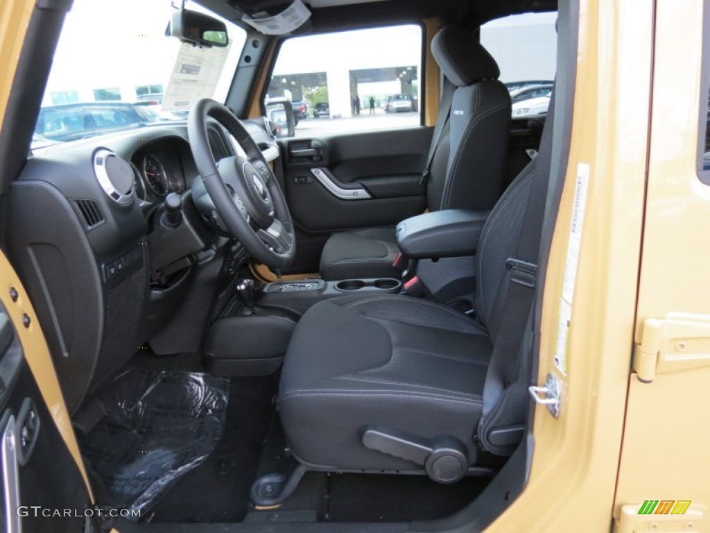 Black Interior 2014 Jeep Wrangler Unlimited Rubicon 4x4 Photo #86291820