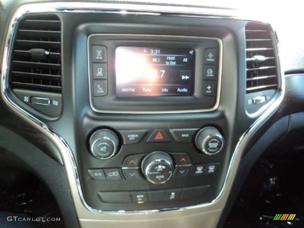 2014 Grand Cherokee Laredo 4x4 - Brilliant Black Crystal Pearl / Morocco Black photo #6