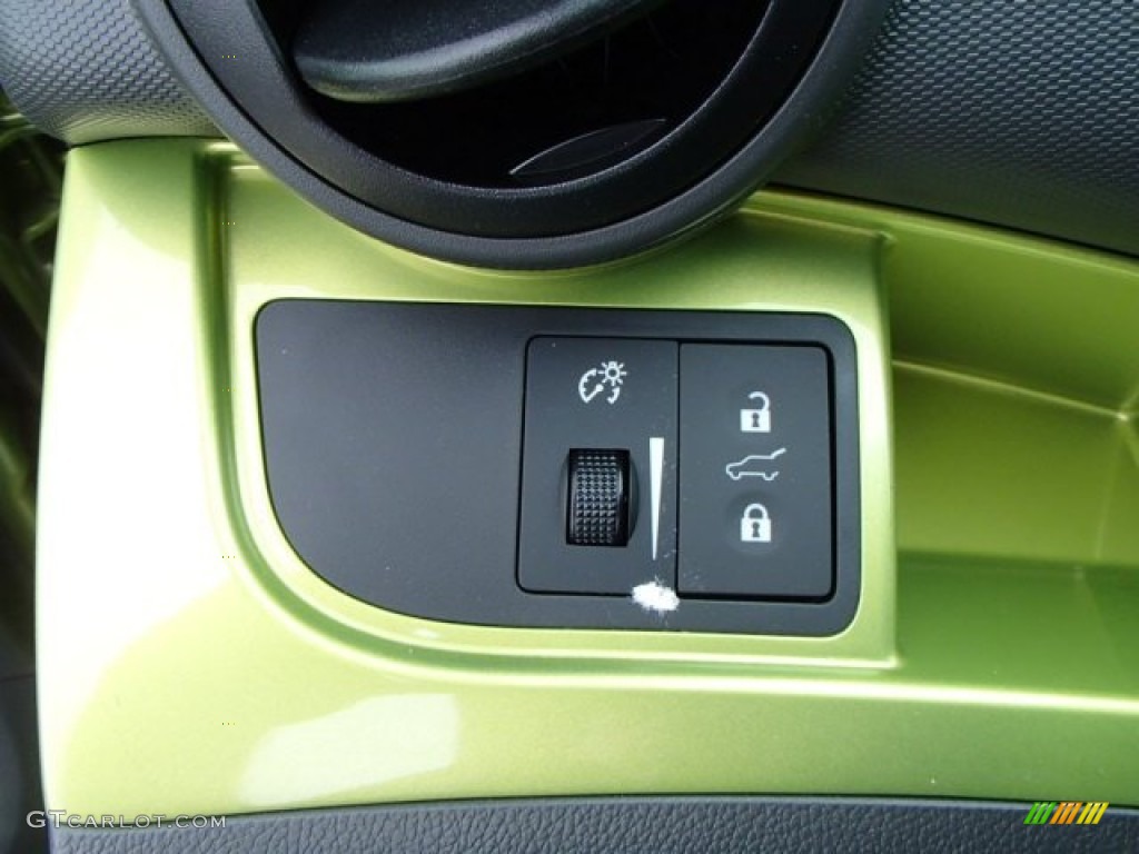 2013 Chevrolet Spark LS Controls Photos