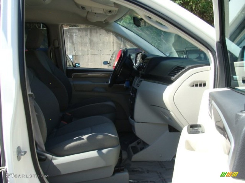 2009 Routan SE - Calla Lilly White / Aero Grey photo #23
