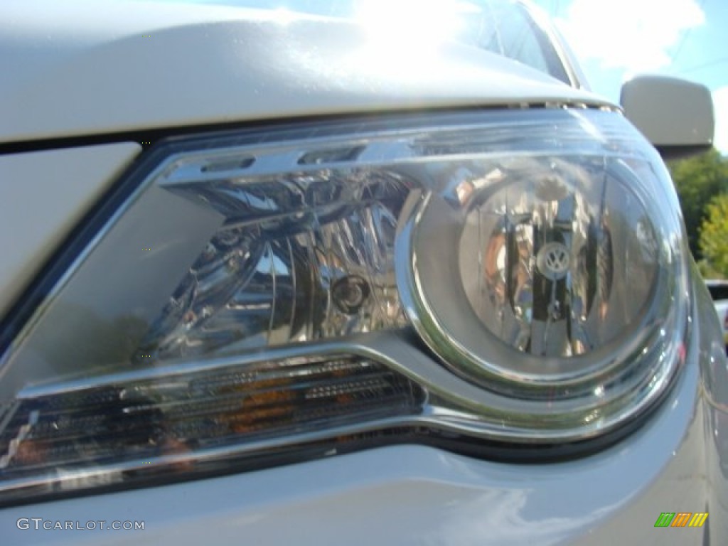 2009 Routan SE - Calla Lilly White / Aero Grey photo #27