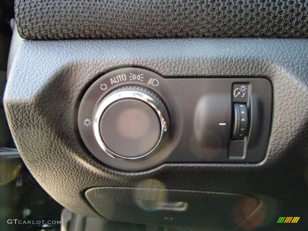 2014 Chevrolet Cruze LT Controls Photo #86301363