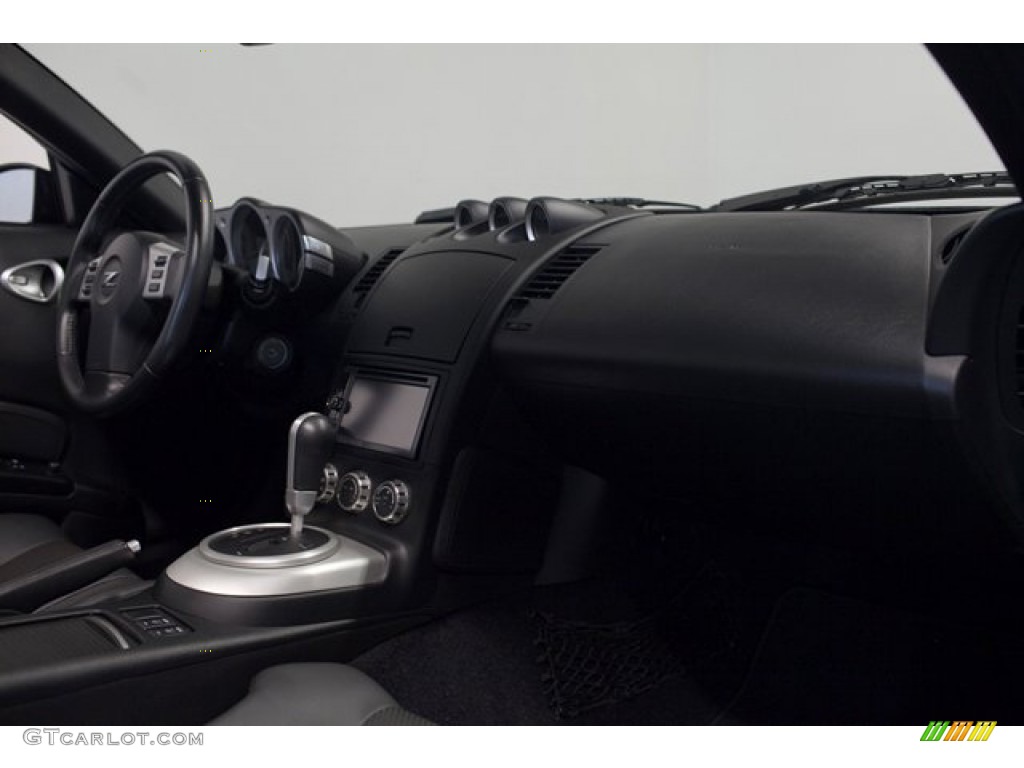 2008 350Z Touring Roadster - Magnetic Black / Charcoal photo #41