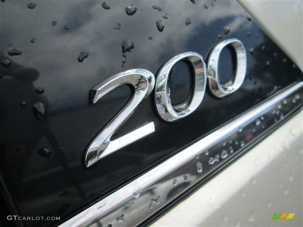 2013 200 Touring Sedan - Cashmere Pearl / Black/Light Frost Beige photo #8