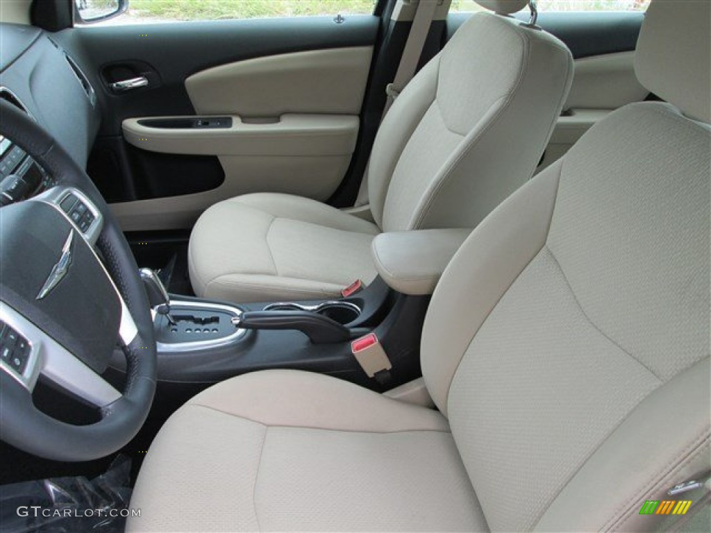 2013 200 Touring Sedan - Cashmere Pearl / Black/Light Frost Beige photo #9