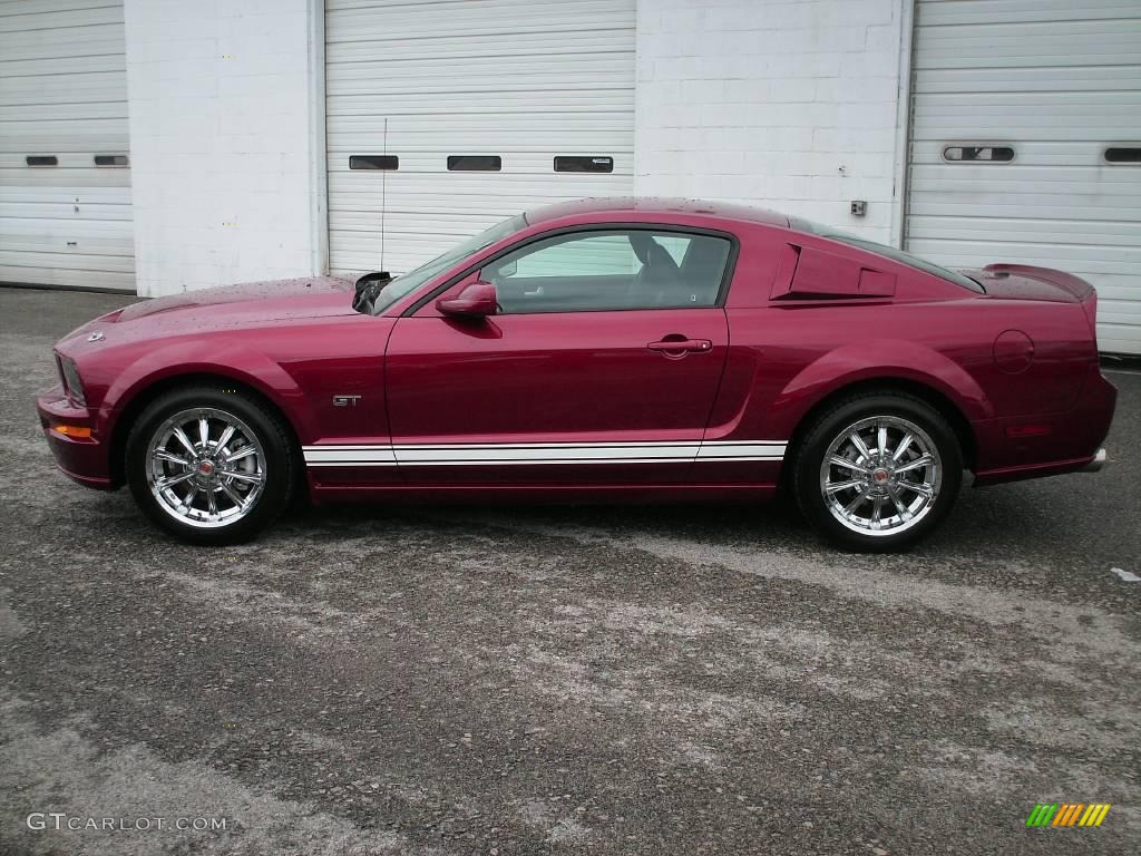 2007 Mustang GT Premium Coupe - Redfire Metallic / Dark Charcoal photo #2