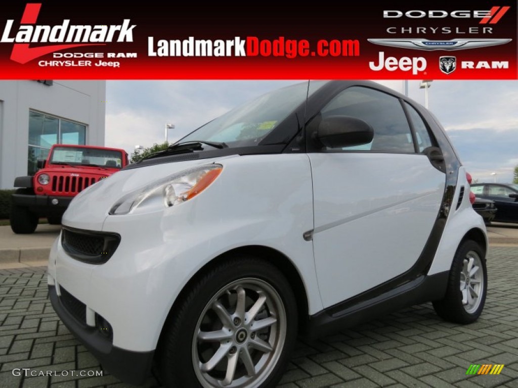 2010 fortwo passion coupe - Crystal White / design Black photo #1