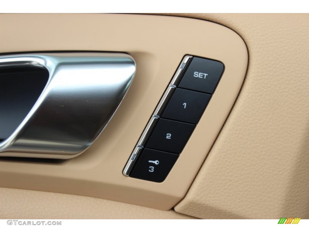 2014 Porsche Cayenne Standard Cayenne Model Controls Photo #86309295