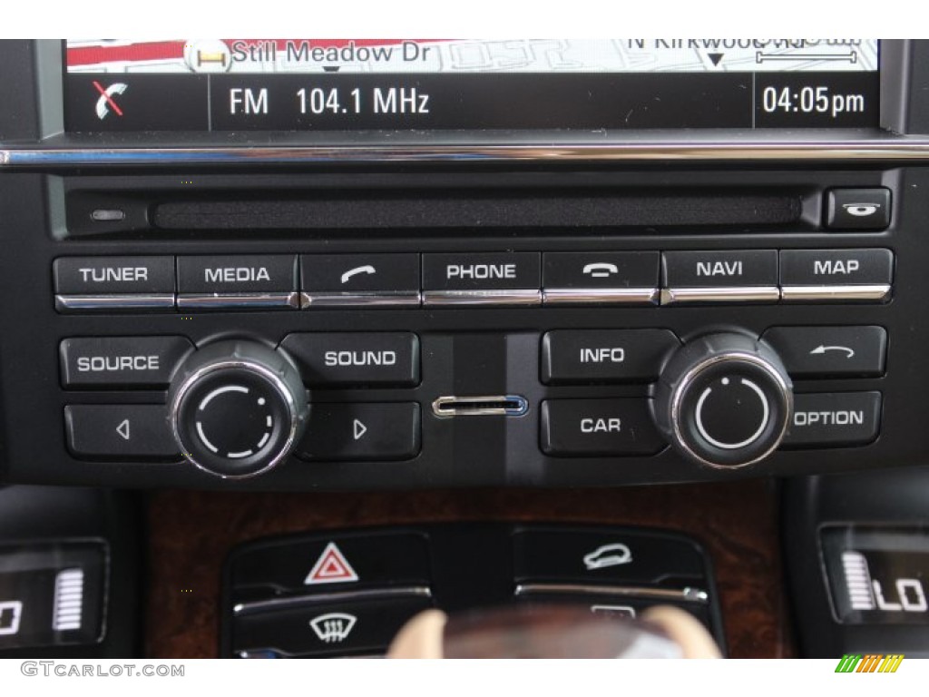 2014 Porsche Cayenne Standard Cayenne Model Controls Photo #86309406