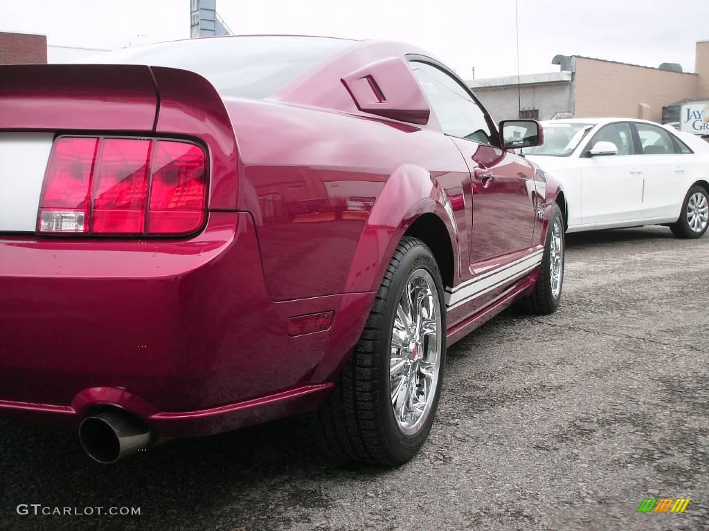 2007 Mustang GT Premium Coupe - Redfire Metallic / Dark Charcoal photo #59