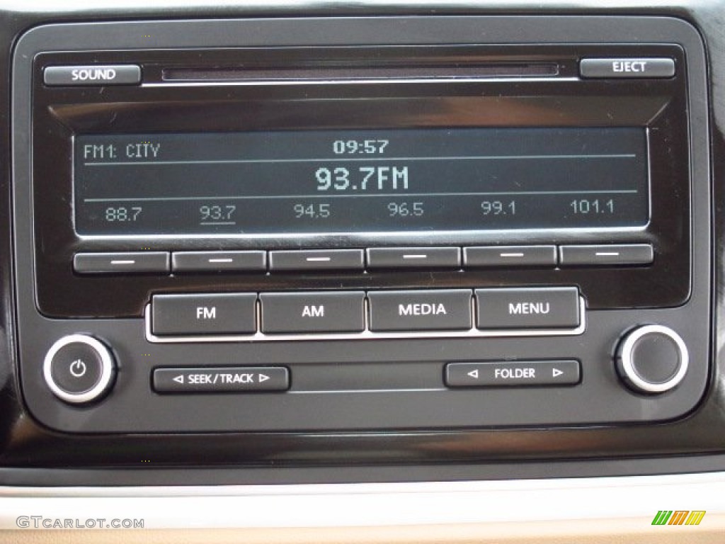 2014 Volkswagen Beetle 2.5L Audio System Photo #86312511