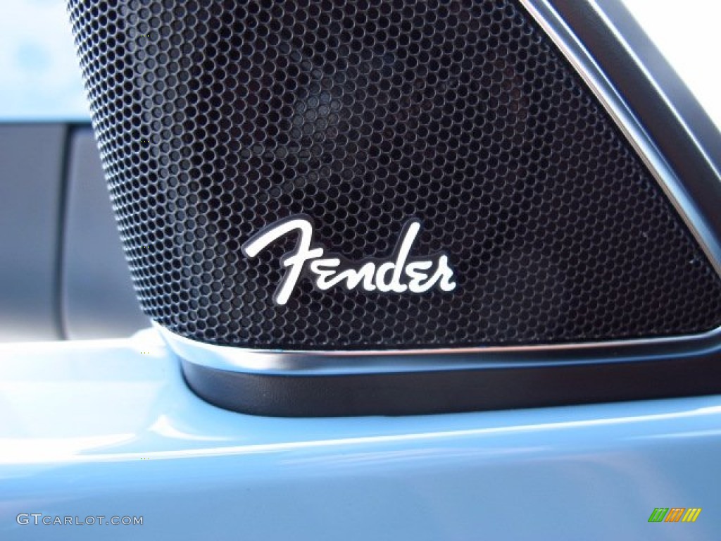 2014 Volkswagen Beetle TDI Marks and Logos Photos