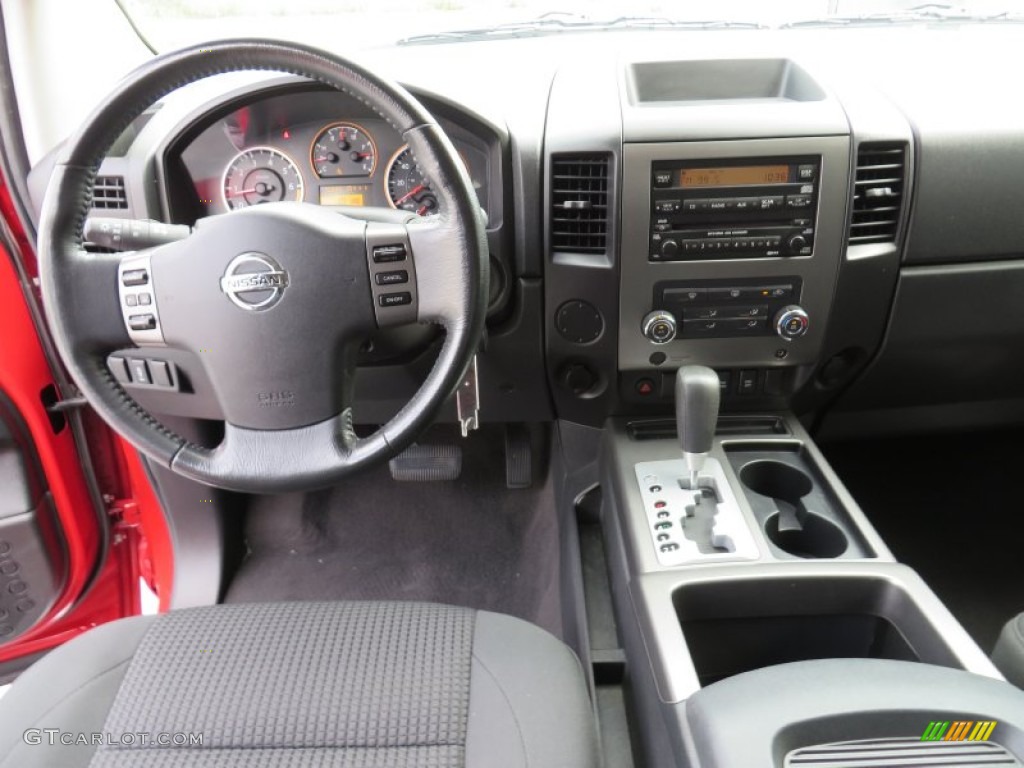 2010 Titan SE Crew Cab - Red Alert / Charcoal photo #37