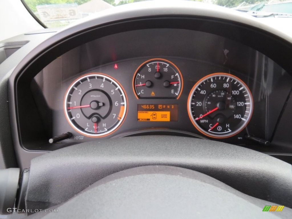 2010 Titan SE Crew Cab - Red Alert / Charcoal photo #43