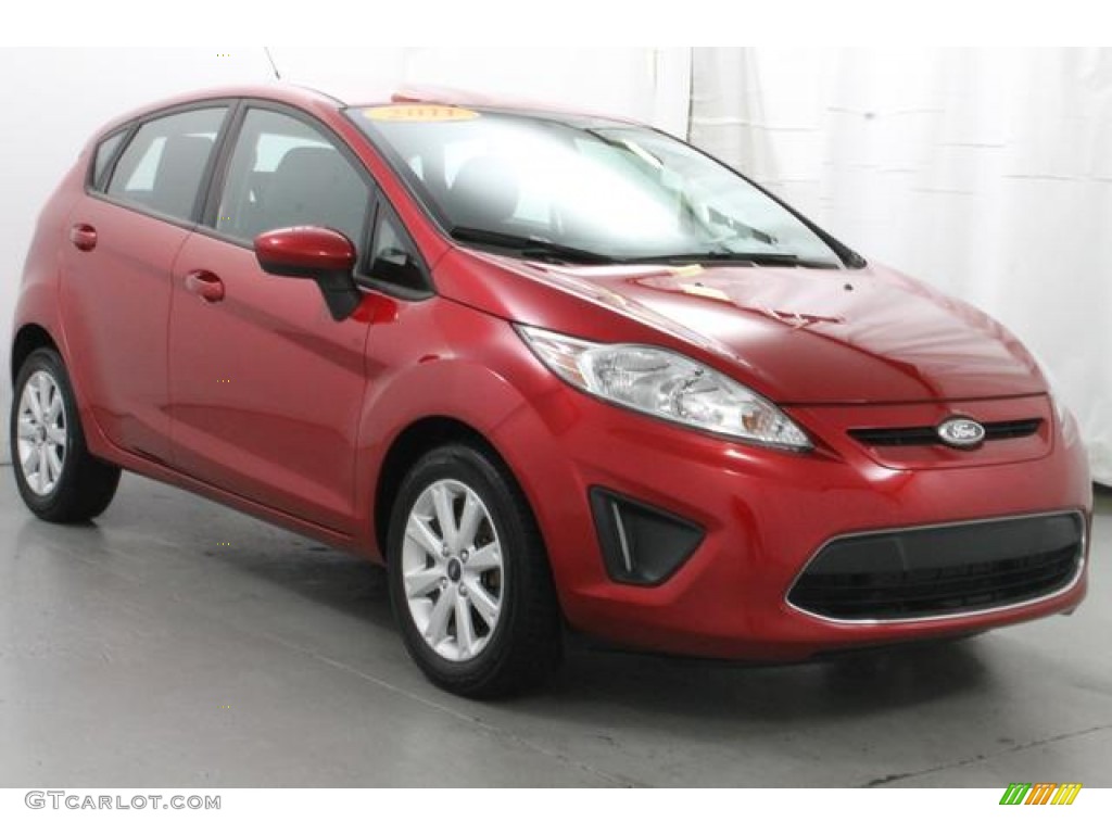 2011 Fiesta SE Hatchback - Red Candy Metallic / Charcoal Black/Blue Cloth photo #5