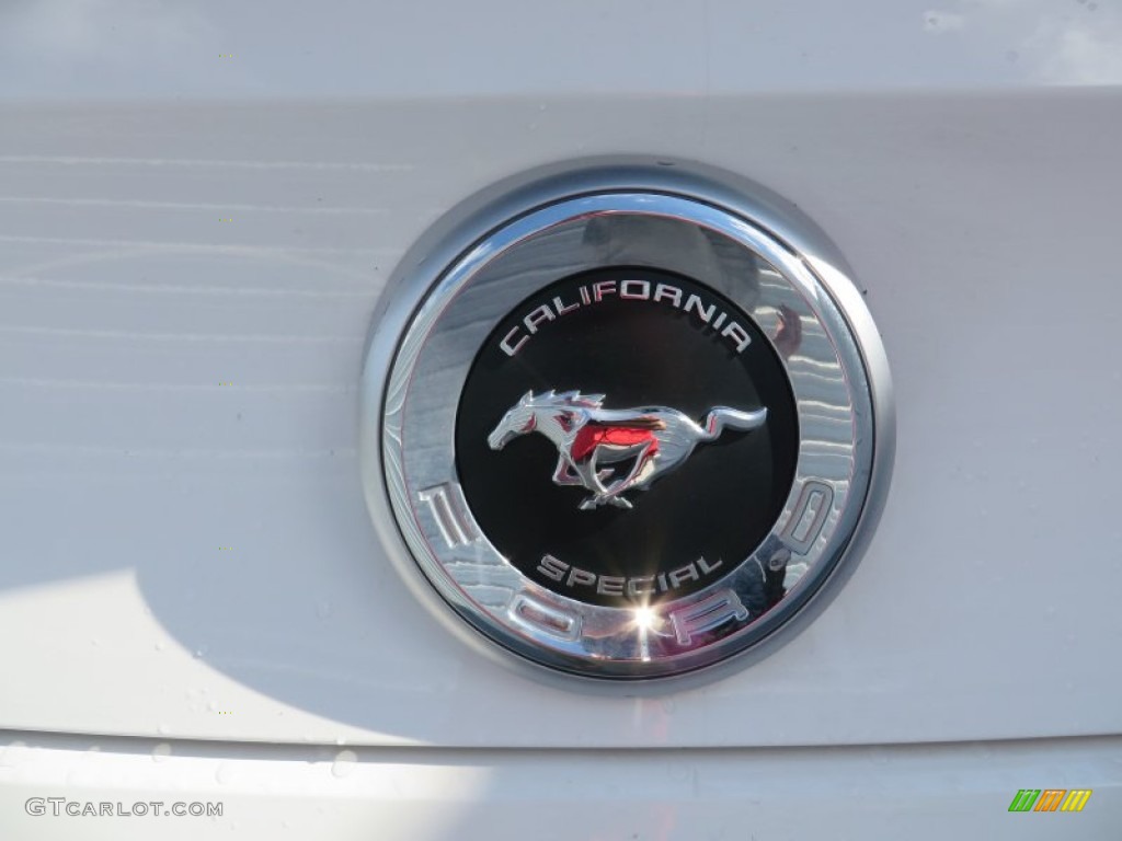 2011 Mustang GT Premium Coupe - Performance White / Charcoal Black photo #17