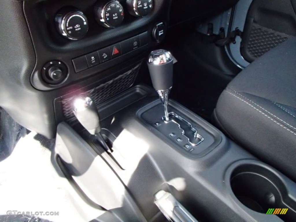 2014 Wrangler Unlimited Rubicon 4x4 - Anvil / Black photo #18