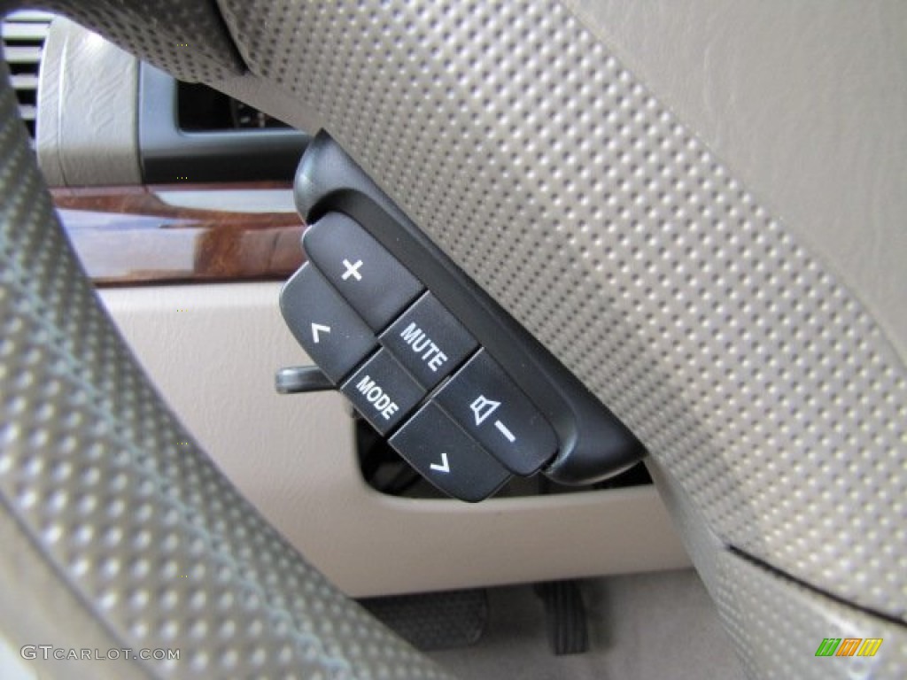 2005 XL7 LX 4WD - White Pearl / Beige photo #22