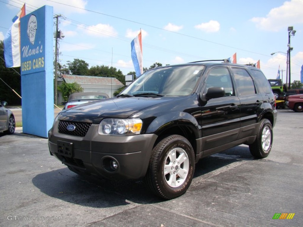 2005 Escape XLT V6 - Black / Medium/Dark Flint Grey photo #4