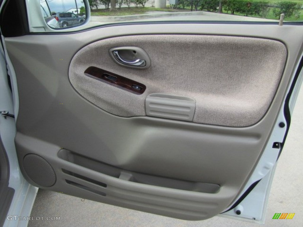 2005 XL7 LX 4WD - White Pearl / Beige photo #30