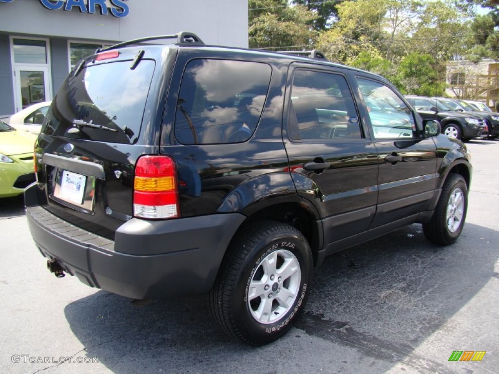 2005 Escape XLT V6 - Black / Medium/Dark Flint Grey photo #8