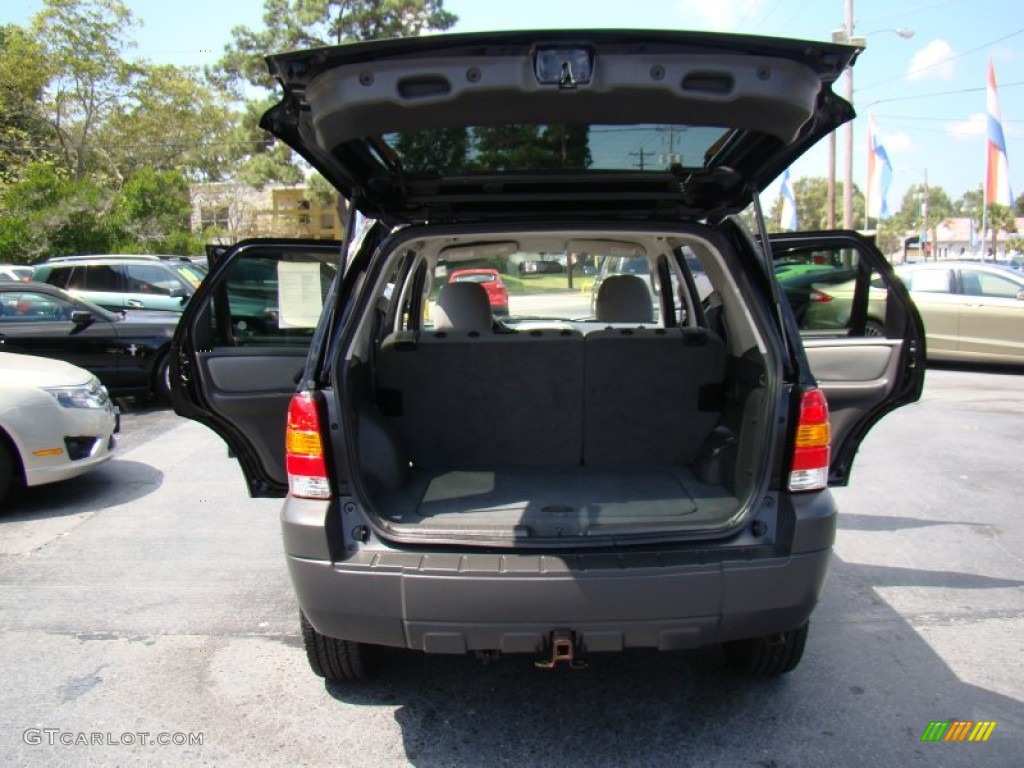 2005 Escape XLT V6 - Black / Medium/Dark Flint Grey photo #12