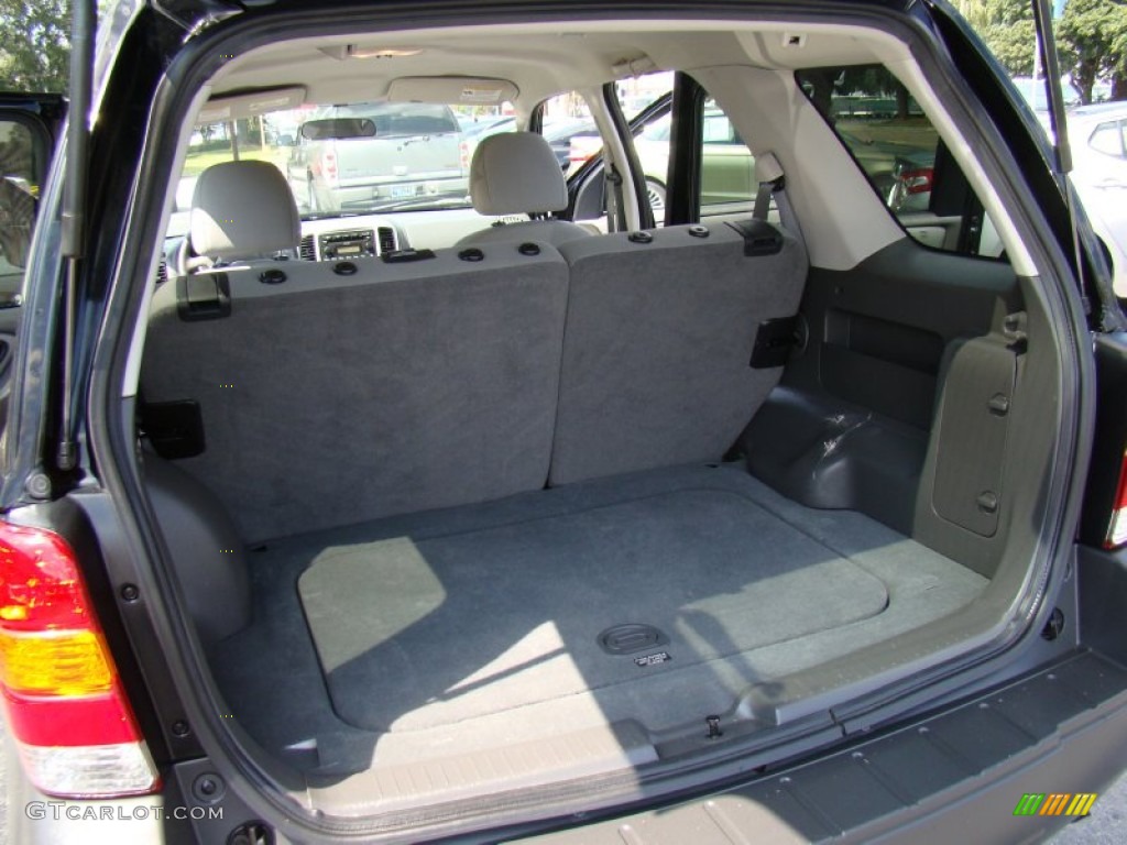 2005 Escape XLT V6 - Black / Medium/Dark Flint Grey photo #13