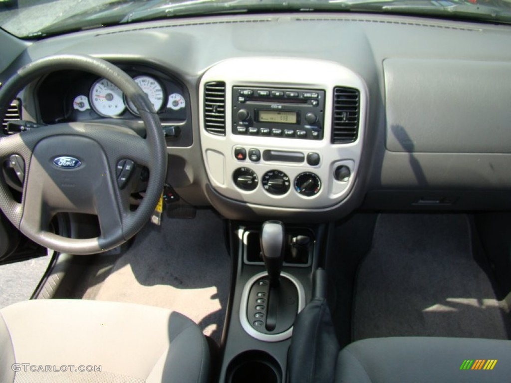 2005 Escape XLT V6 - Black / Medium/Dark Flint Grey photo #16