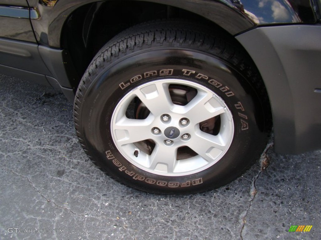 2005 Escape XLT V6 - Black / Medium/Dark Flint Grey photo #25