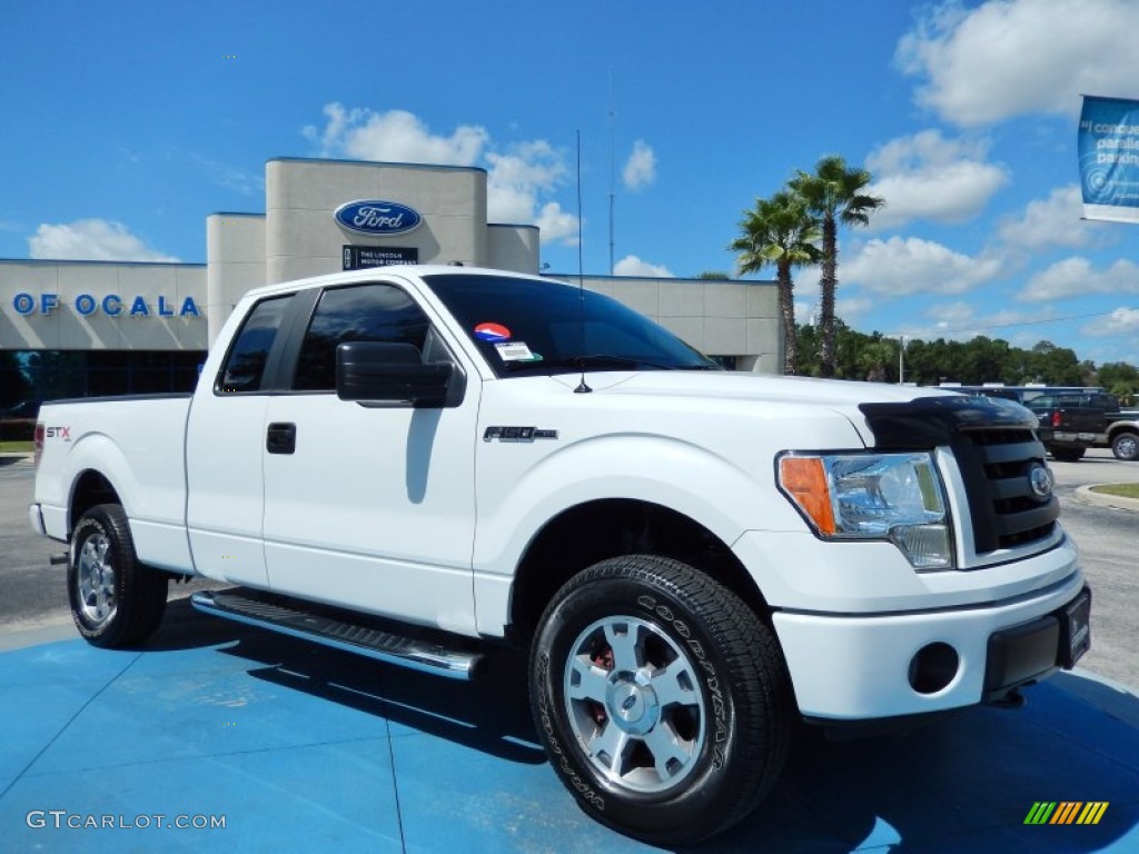 2010 F150 STX SuperCab 4x4 - Oxford White / Medium Stone photo #8