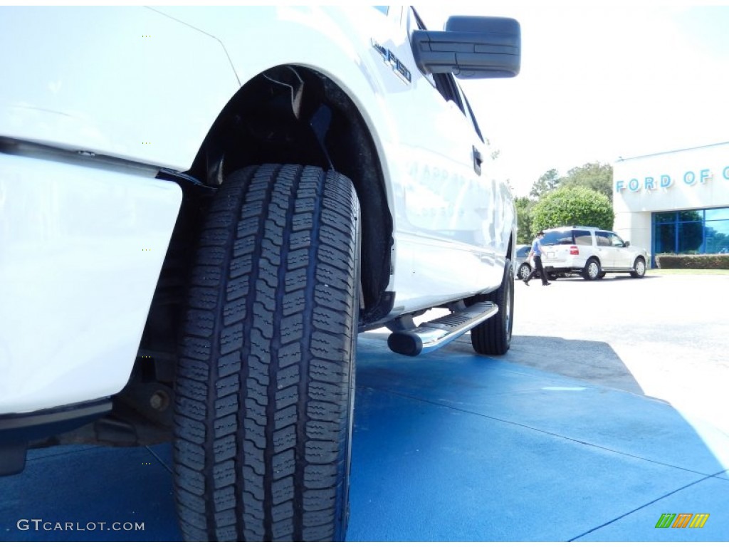 2010 F150 STX SuperCab 4x4 - Oxford White / Medium Stone photo #12