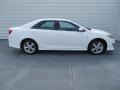 Super White - Camry SE Photo No. 3