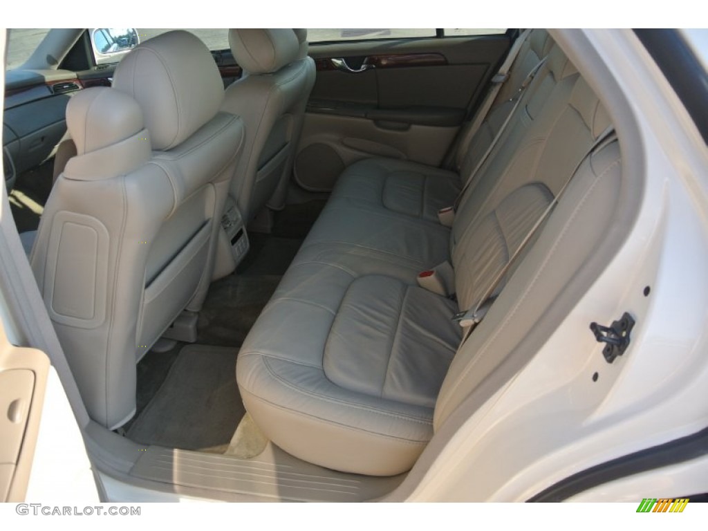 2004 DeVille Sedan - Cotillion White / Shale photo #14