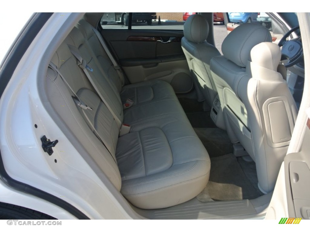 2004 DeVille Sedan - Cotillion White / Shale photo #17
