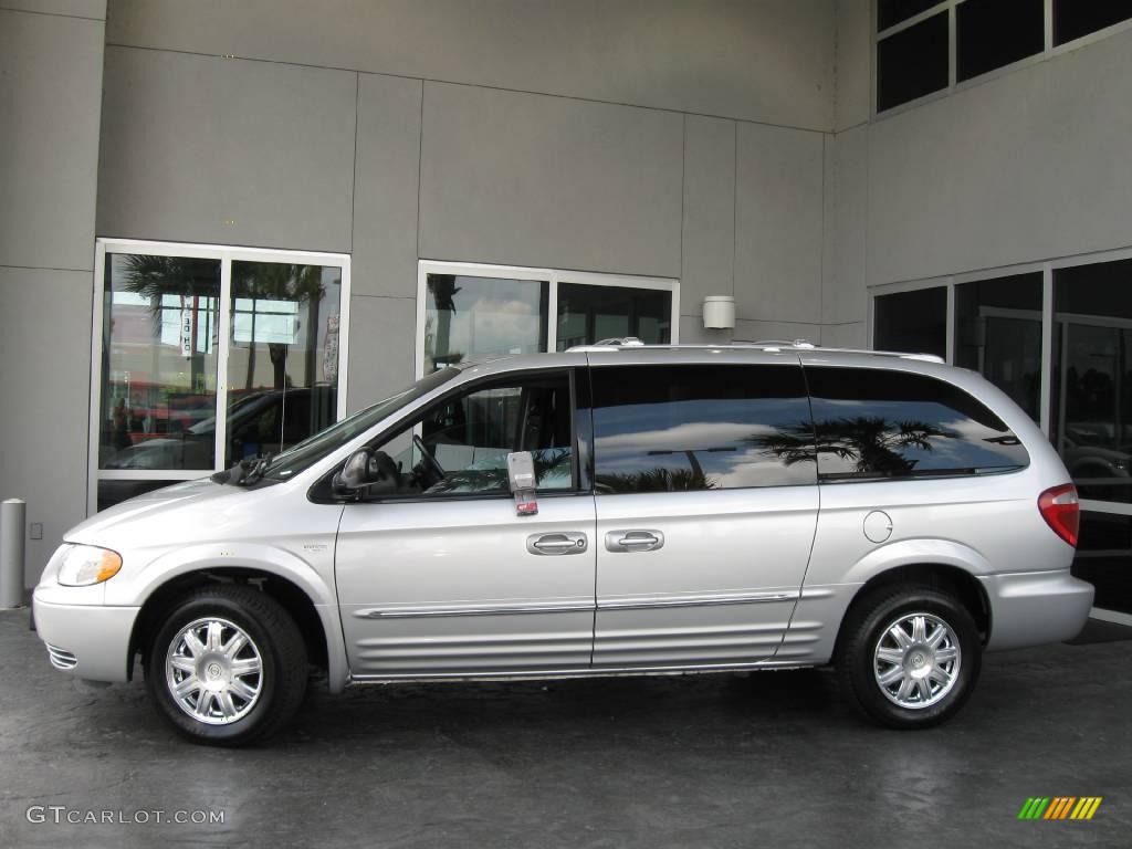 2004 Town & Country Touring - Bright Silver Metallic / Medium Slate Gray photo #5