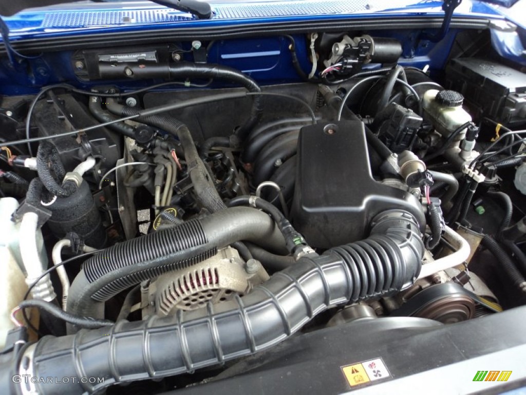 2005 Ford Ranger XLT Regular Cab 4x4 Engine Photos