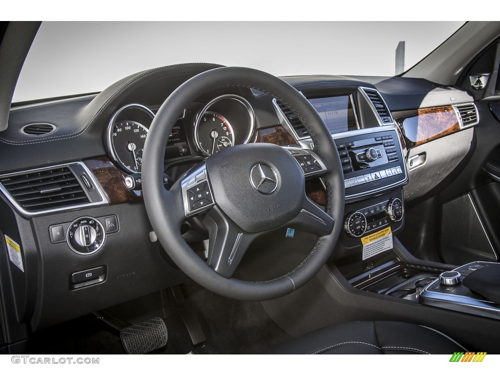 2014 Mercedes-Benz GL 550 4Matic Black Dashboard Photo #86348353