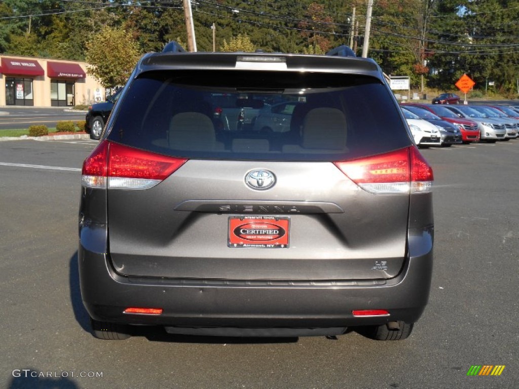 2012 Sienna LE AWD - Predawn Gray Mica / Light Gray photo #5